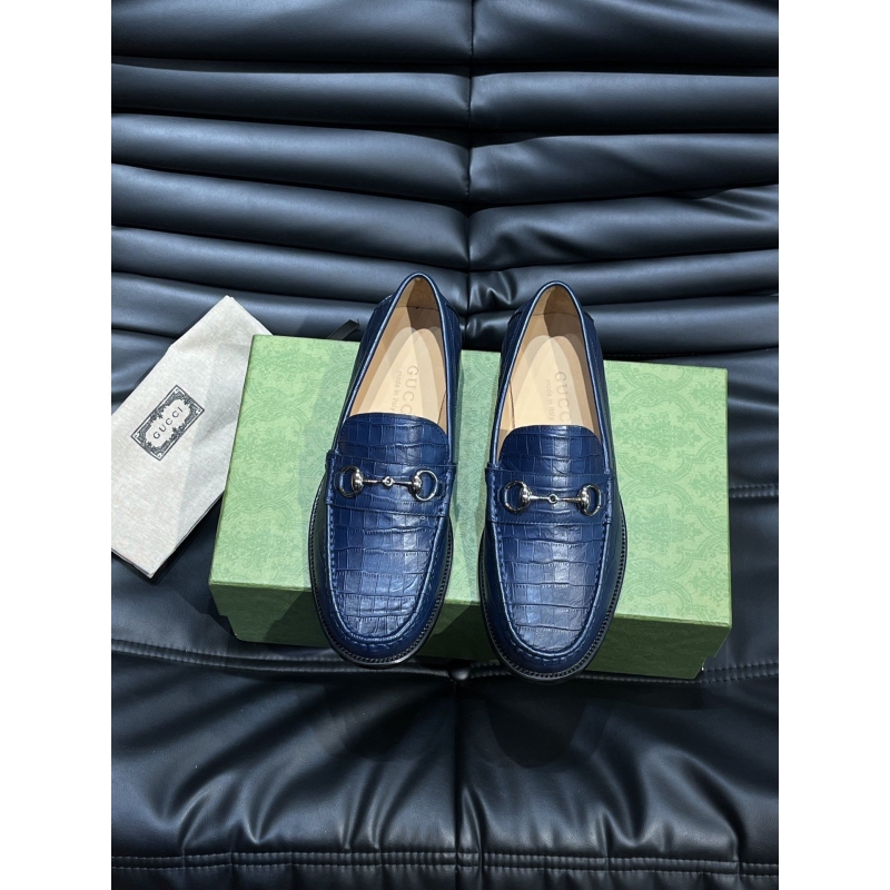 G*u*i leather shoes